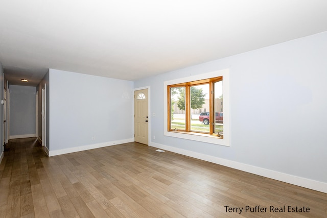 1456 Greenwich Rd, Muskegon, MI 49441 - photo 4