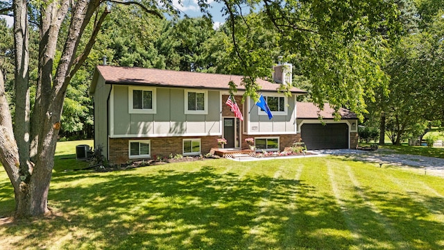 8739 Coyle Dr, Pinckney, MI 48169 - photo 1