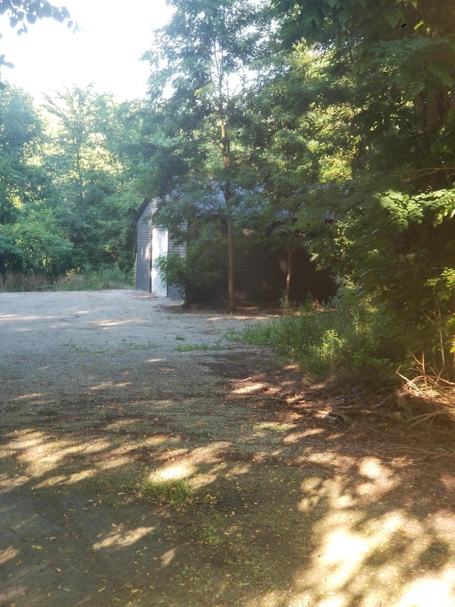 16596 Dixie Hwy, Davisburg, MI 48350 - photo 3