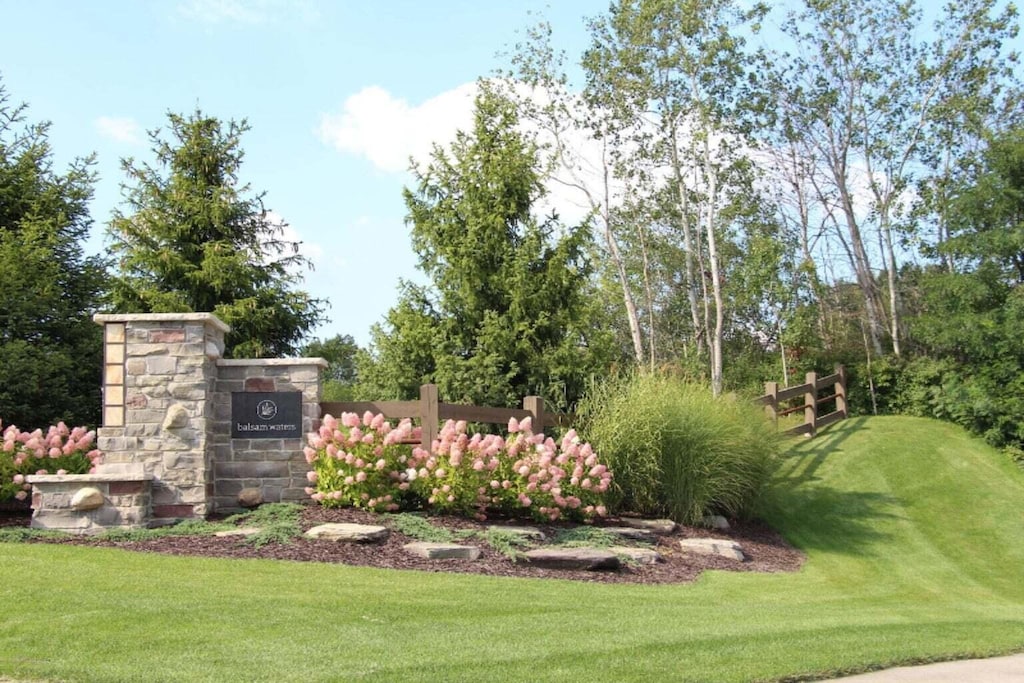 3844 Upper Lake Ct NE Unit 56, Grand Rapids, MI 49525 - photo 1