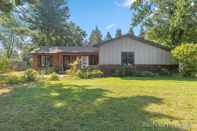 1734 Pleasantwood Dr, Jenison, MI 49428 - photo 1