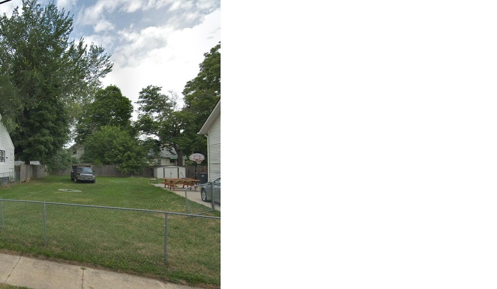 70 N Roselawn St, Pontiac, MI 48342 - photo 2