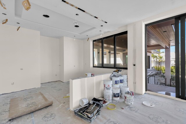 25 Mutiny Pl, Key Largo, FL 33037 - unfurnished room featuring a tray ceiling