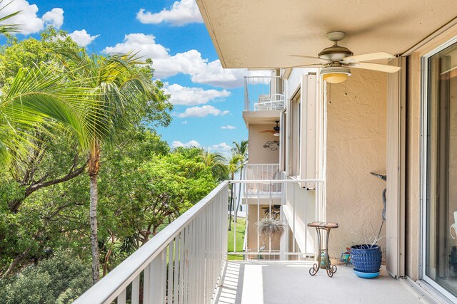 balcony with ceiling fan