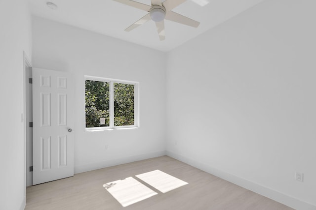 14 Tarpon Ave, Key Largo, FL 33037 - spare room featuring light wood-style flooring, a smoke detector, and a ceiling fan