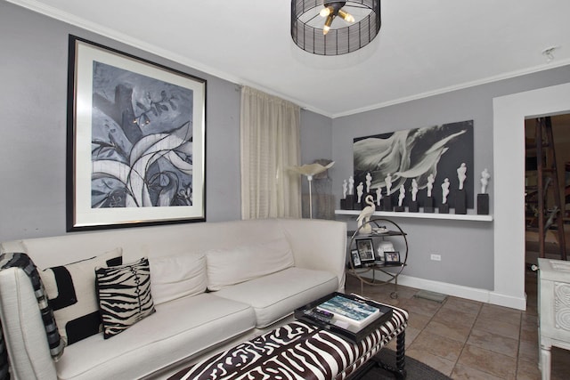 128 E Ridge Rd, Islamorada, FL 33036 - living room featuring ceiling fan, baseboards, and ornamental molding