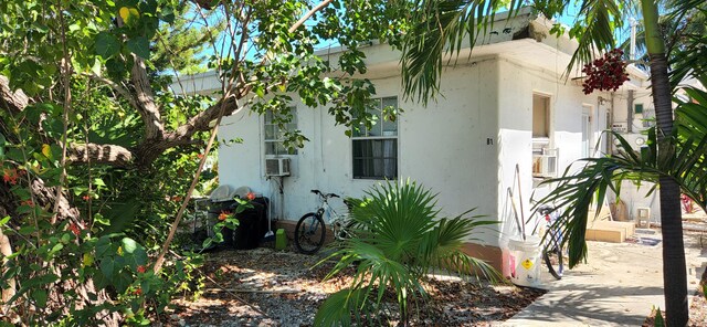 Listing photo 3 for 13759 Overseas Hwy, Marathon FL 33050