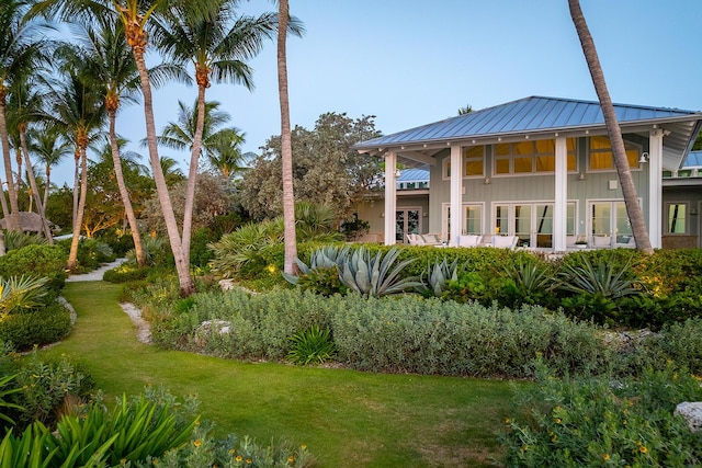 exterior space featuring a yard