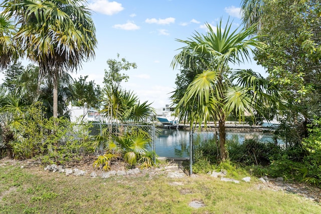 228-230 Apache St, Tavernier, FL 33070 - view of yard featuring a water view