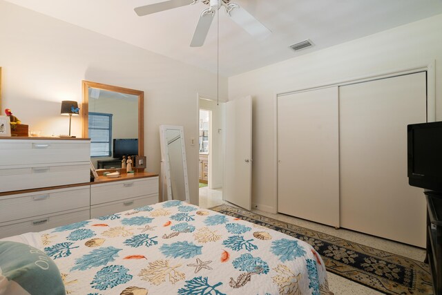 228-230 Apache St, Tavernier, FL 33070 - bedroom with a closet and ceiling fan
