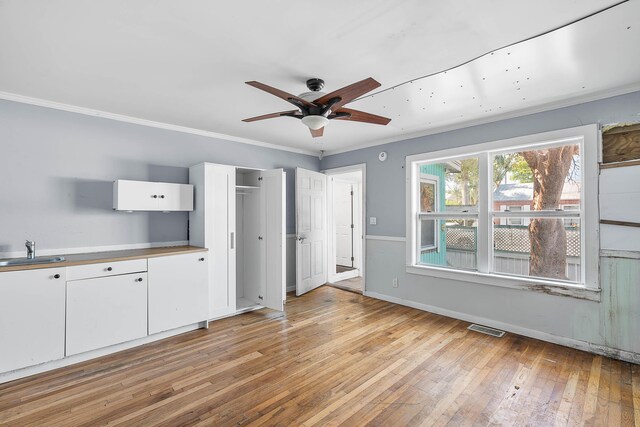 empty room with tile patterned floors, cooling unit, recessed lighting, and baseboards