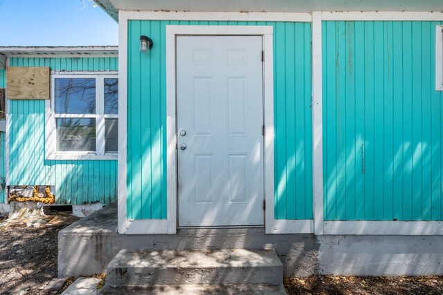 view of property entrance