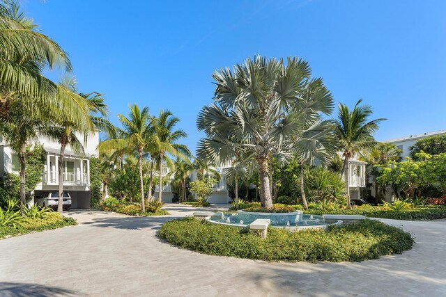 82779 Old Hwy Unit 21, Islamorada, FL 33036 - surrounding community featuring curved driveway