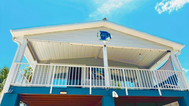 18 W Circle Dr, Saddle Bunch, FL 33040 - back of property featuring a balcony