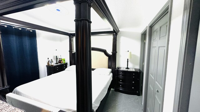 18 W Circle Dr, Saddle Bunch, FL 33040 - view of bedroom