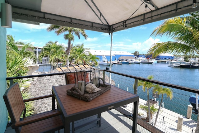112 Gardenia St, Tavernier, FL 33070 - balcony featuring a water view