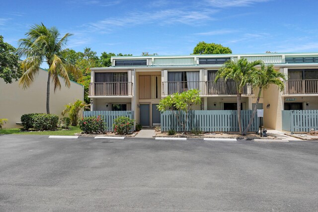 87200 Overseas Hwy Unit O9, Islamorada, FL 33036 - view of property with uncovered parking