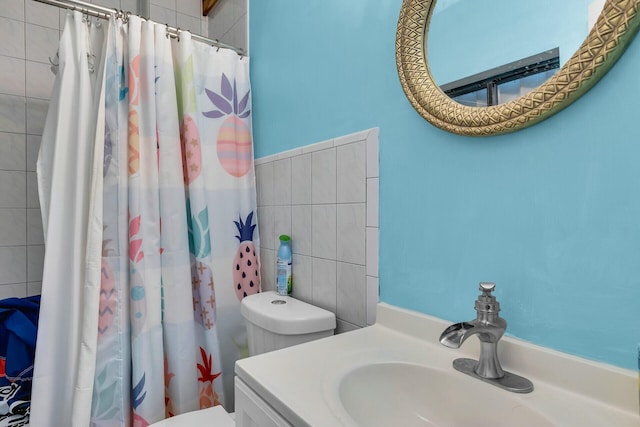 26 Corrine Pl, Key Largo, FL 33037 - full bath with toilet, a shower with curtain, and vanity