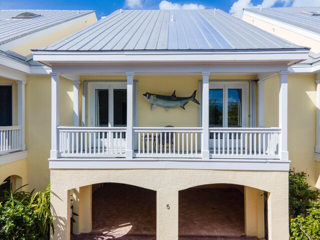 81250 Overseas Hwy Unit 5, Islamorada, FL 33036 - view of home's exterior featuring a balcony