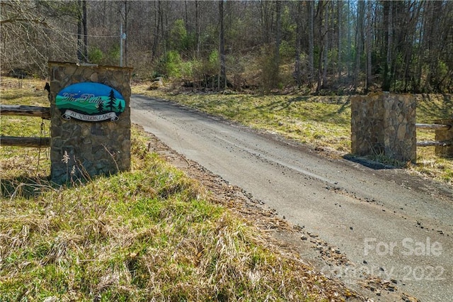 Listing photo 2 for 0 Saylor Lake Rd, Bakersville NC 28705