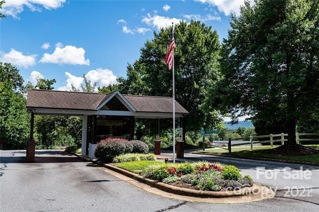 Listing photo 3 for 4000 Plantation Dr Unit 9, Morganton NC 28655