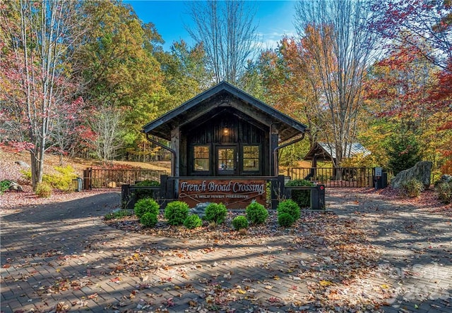 Listing photo 2 for 51 Wild Turkey Loop Unit 32, Marshall NC 28753