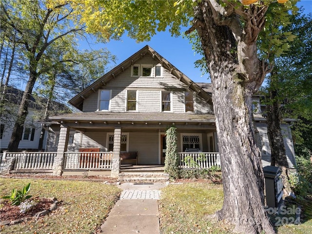 view of front of house featuring a porch