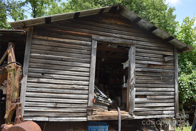 view of outbuilding