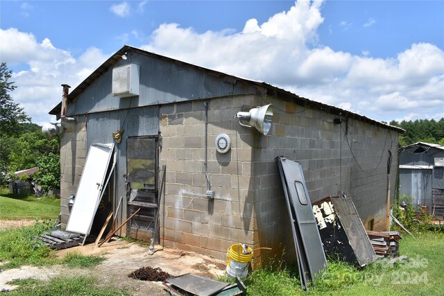 view of outdoor structure