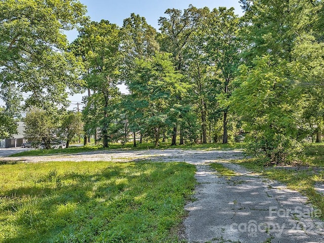 Listing photo 3 for 904 Greenville Hwy, Hendersonville NC 28792