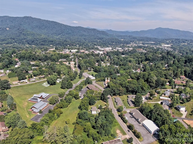 Listing photo 3 for 508 Pigeon St, Waynesville NC 28786