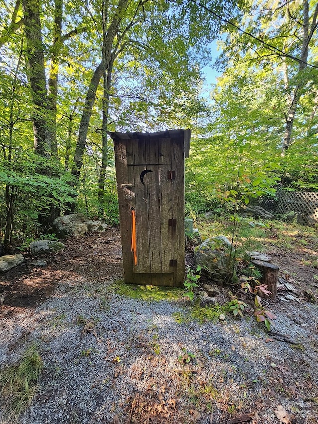 view of outdoor structure