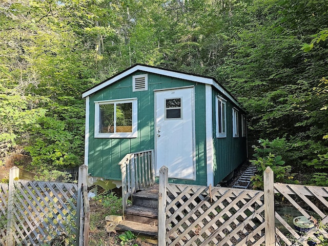 view of shed / structure