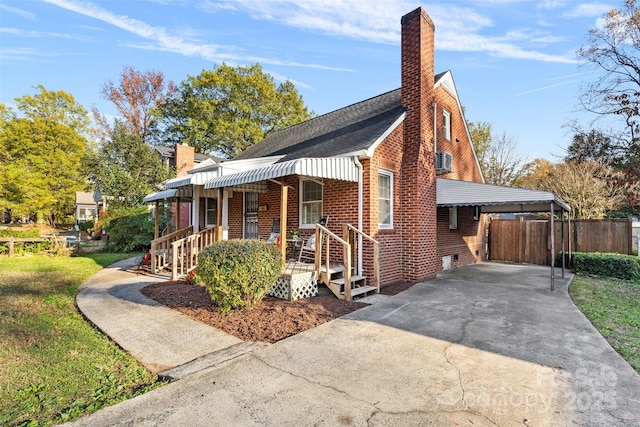 bungalow-style house with a front yard