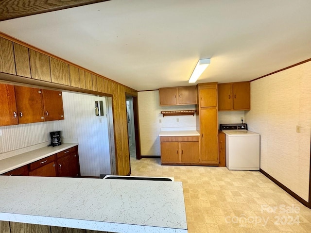 kitchen with washer / dryer