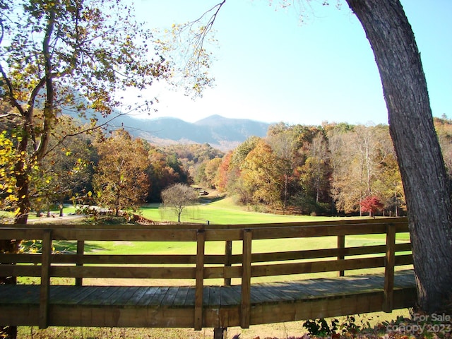 surrounding community featuring a mountain view