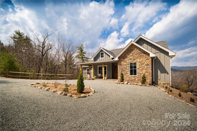 craftsman house with covered porch