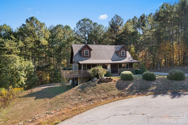 view of front of property featuring a porch