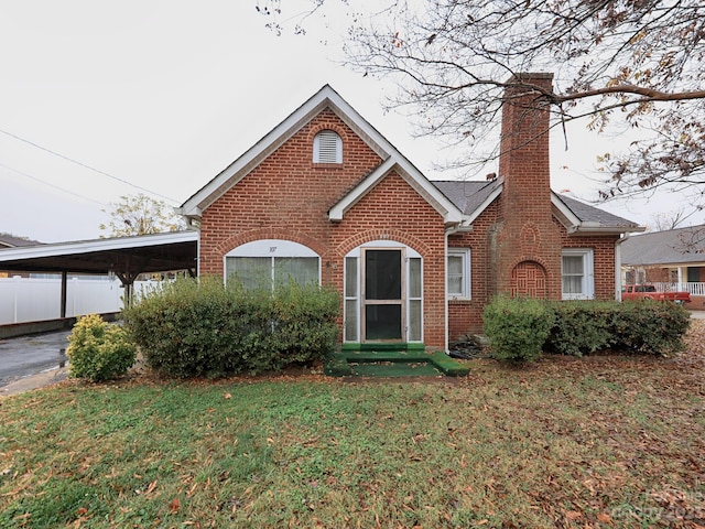 view of front of home with a front yard