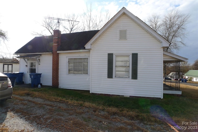 view of home's exterior