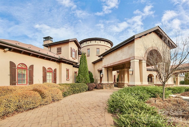 view of mediterranean / spanish-style home