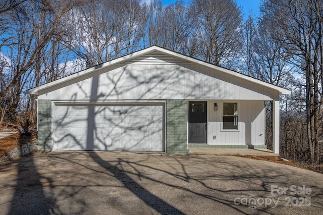 view of front of home featuring a garage