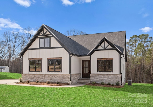 view of front of home with a front lawn