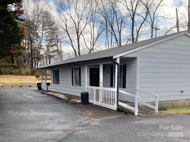 exterior space featuring a porch