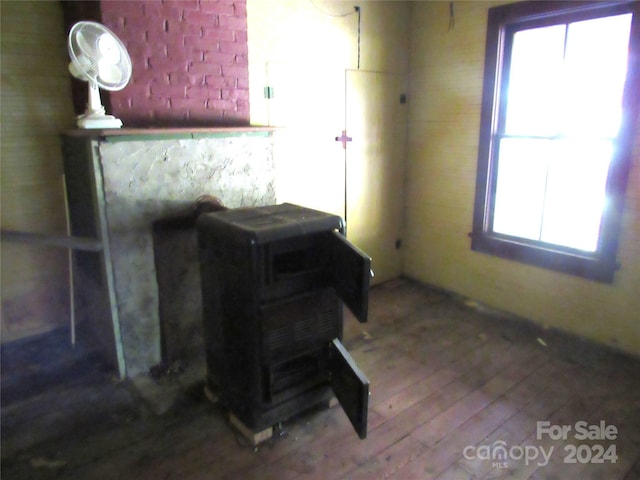 interior details featuring hardwood / wood-style floors