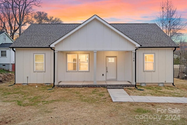 view of front of house featuring a porch