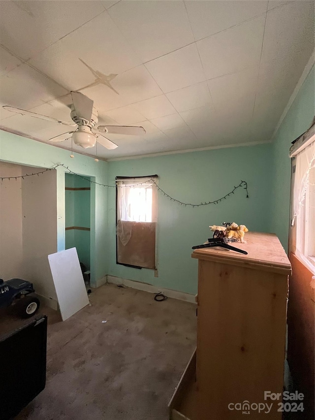 bedroom with ceiling fan