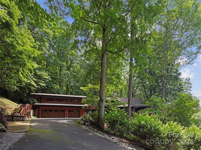 view of front of house featuring a garage