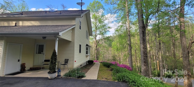 view of home's exterior