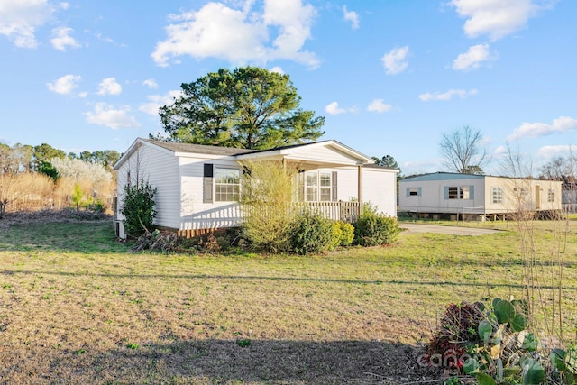 view of front of house with a front yard